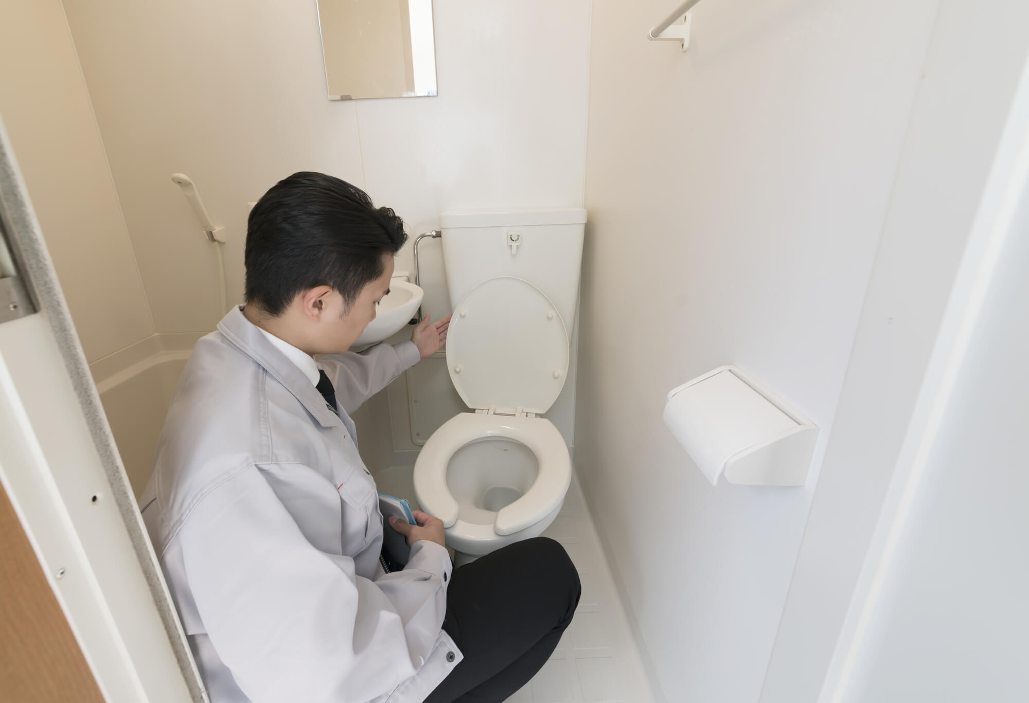 トイレの修理が必要！？トラブル別の対処法と業者選びのコツを紹介！ ザットマン